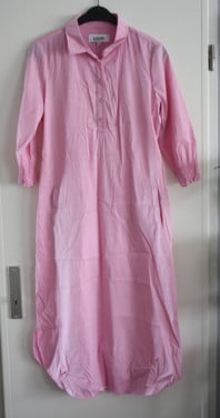 Roze lange jurk met kraag  maat 36