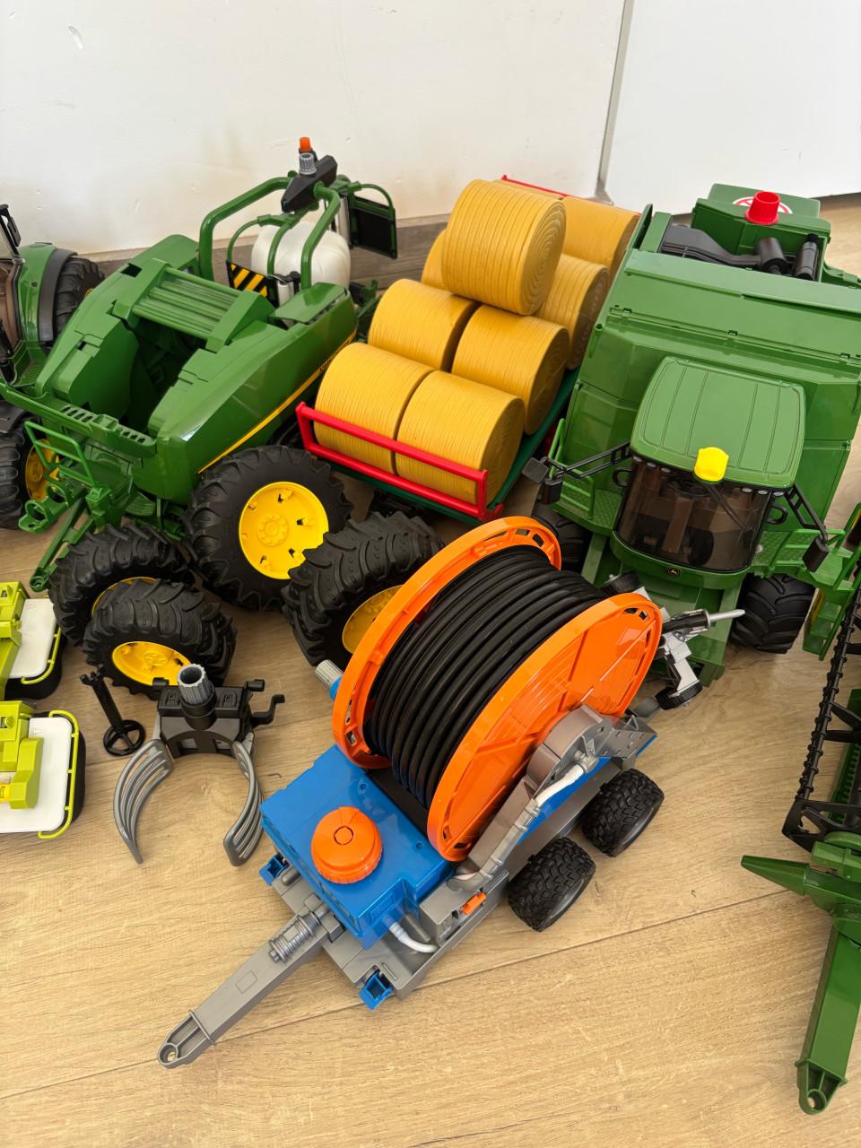 Bruder set met combine en trekker