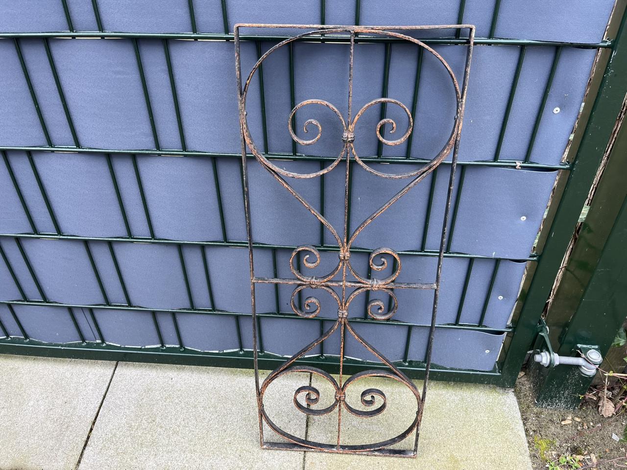 Ornamenten, Raamframe Sierwerk metaal