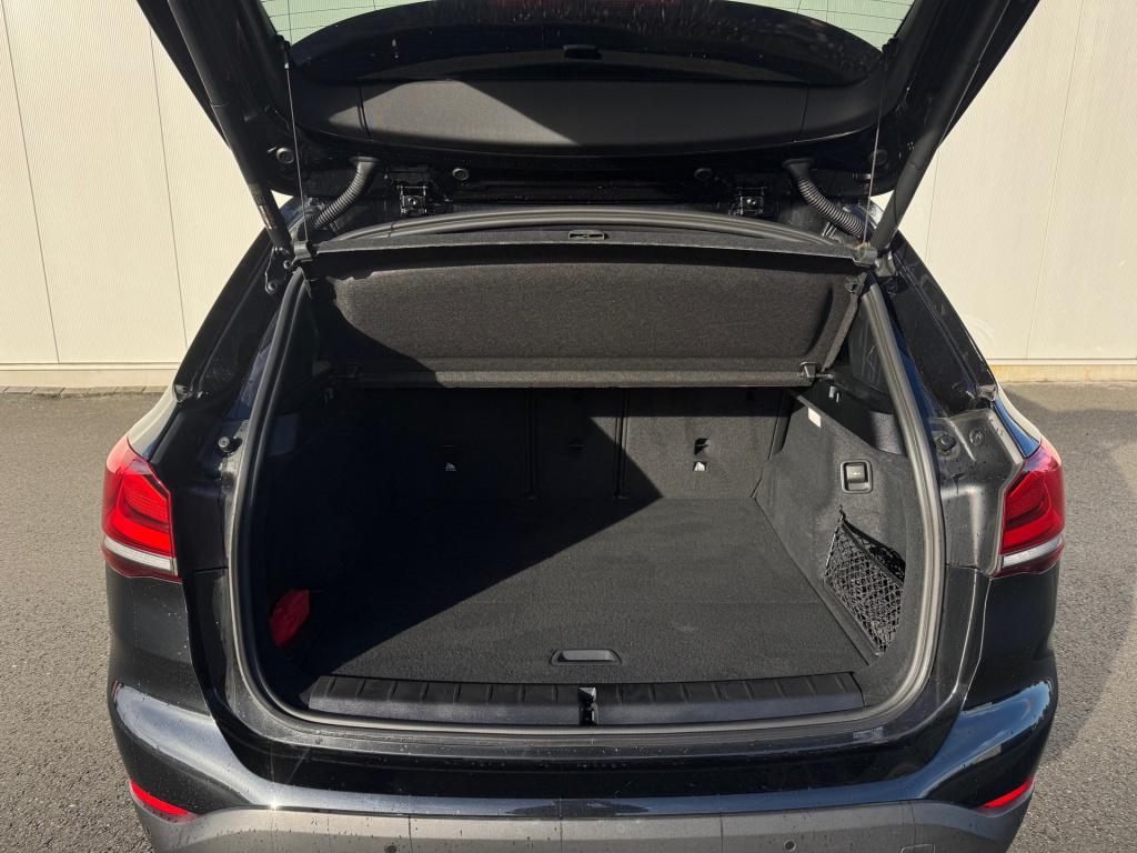 BMW X1 sdrive18i executive * panoramadak * head-up display * stoelverwarmin