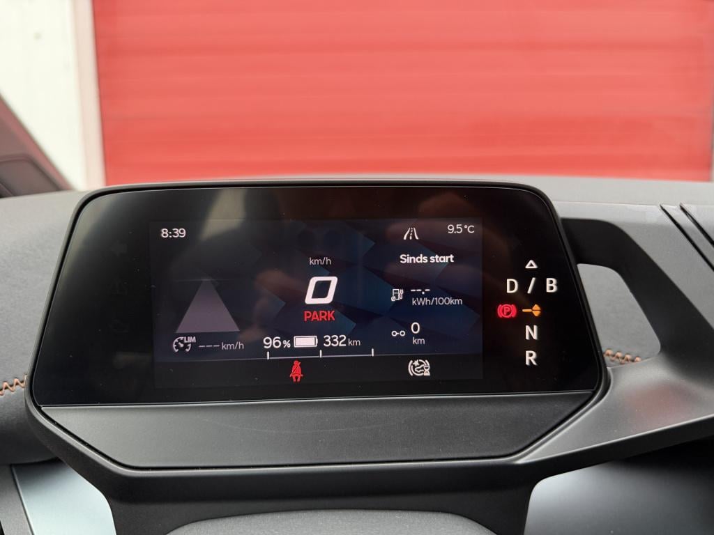 Cupra Born business one 62 kwh | carplay | pdc | rijklaar inclusief 1 jaar 