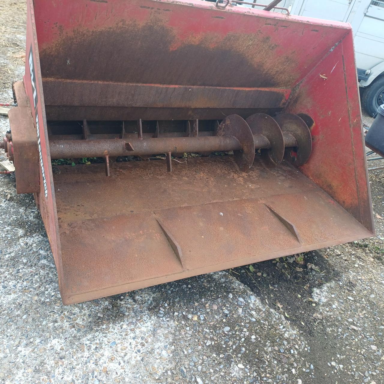 VDL Voerbak bieten snijbak