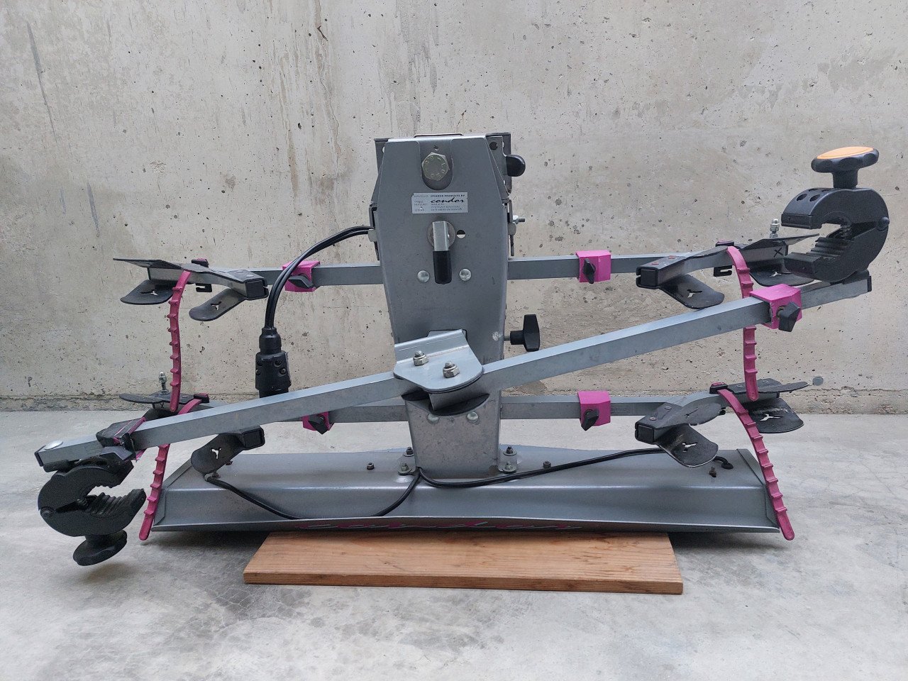 Fietsendrager Condor RC-2-F, kantelbaar, framebevestiging + THULE oprijgoot