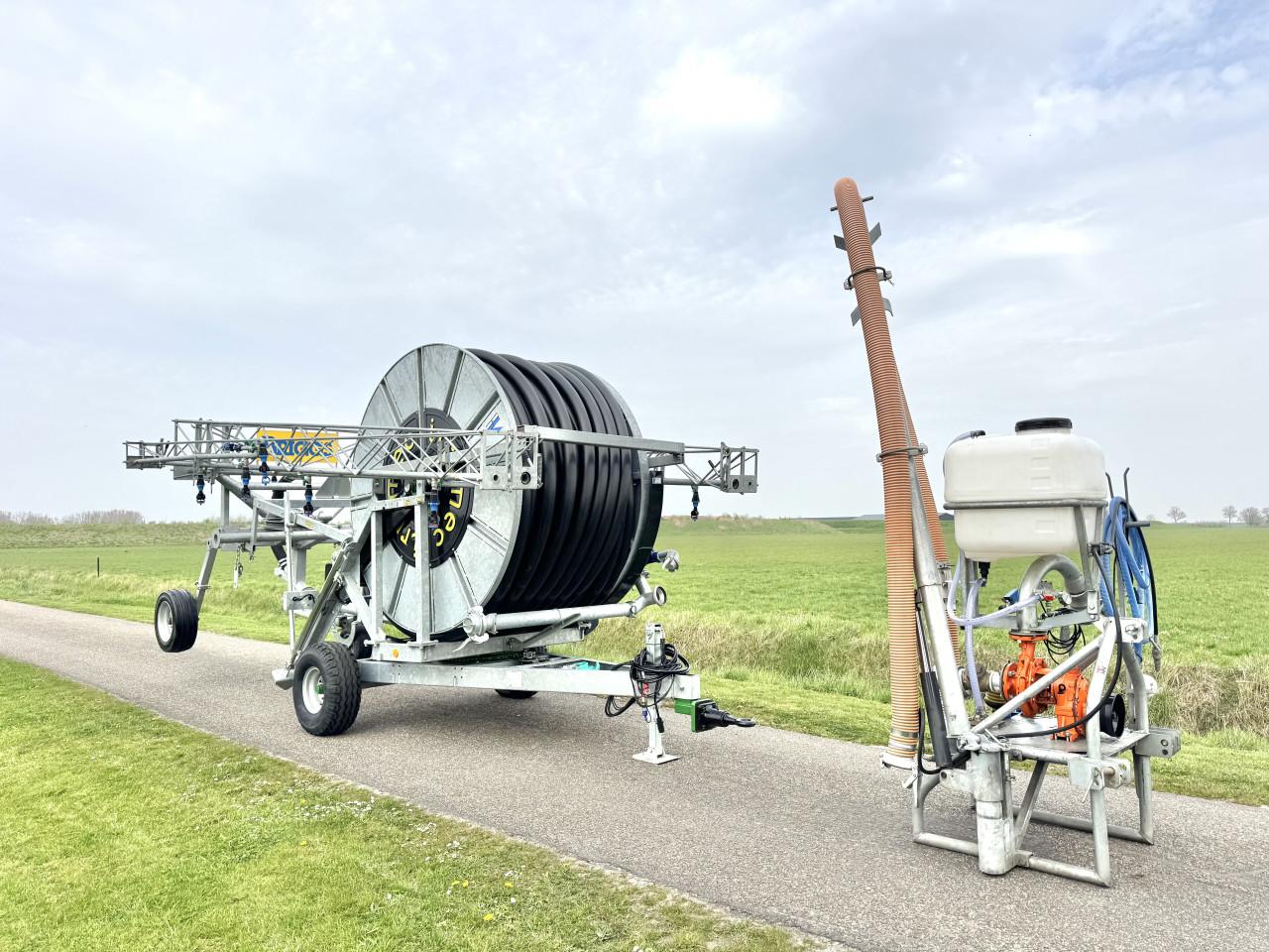 In nieuwstaat gegalvaniseerd haspel met sproeiboom + landini pomp 300/90