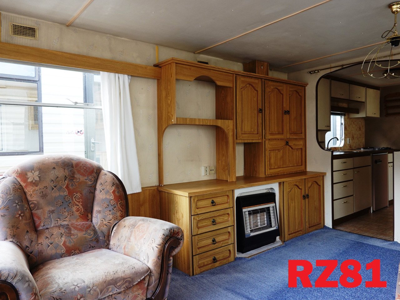 Stacaravan met retro interieur voor de handige klusser met 2/3 slaapkamers