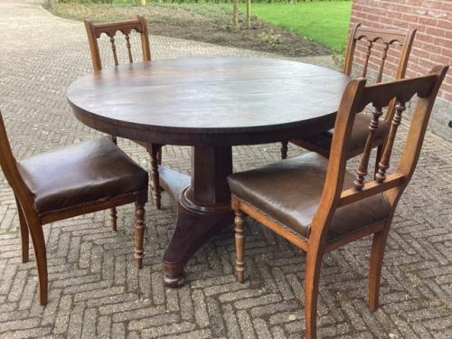 Unieke grote ronde  Tafel