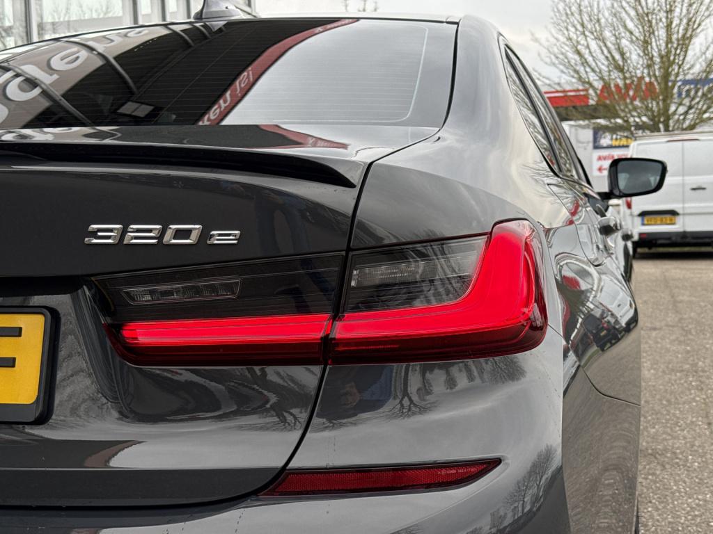 BMW 3-serie 320e m sport business edition plus | m performance | leder | la
