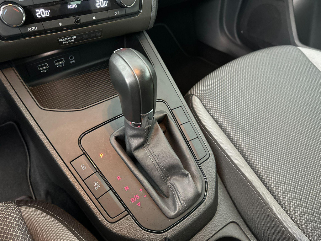 Seat Ibiza 1.0 tsi style automaat clima cruise apple carplay