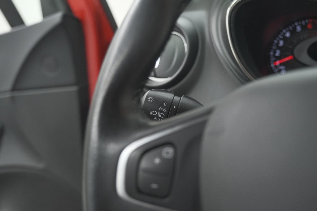 Renault Captur tce 120 edc intens | trekhaak | camera | navigatie | parkeer