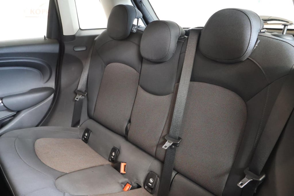 Mini One mini 1.5 business edition nl auto, cruise controle, appconnect, al