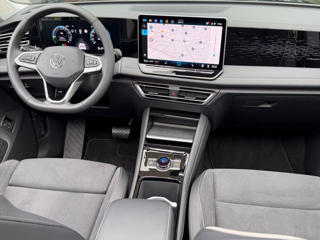 Volkswagen Tiguan 1.5 ehybrid elegance 204pk | trekhaak | 20 inch | 360 cam