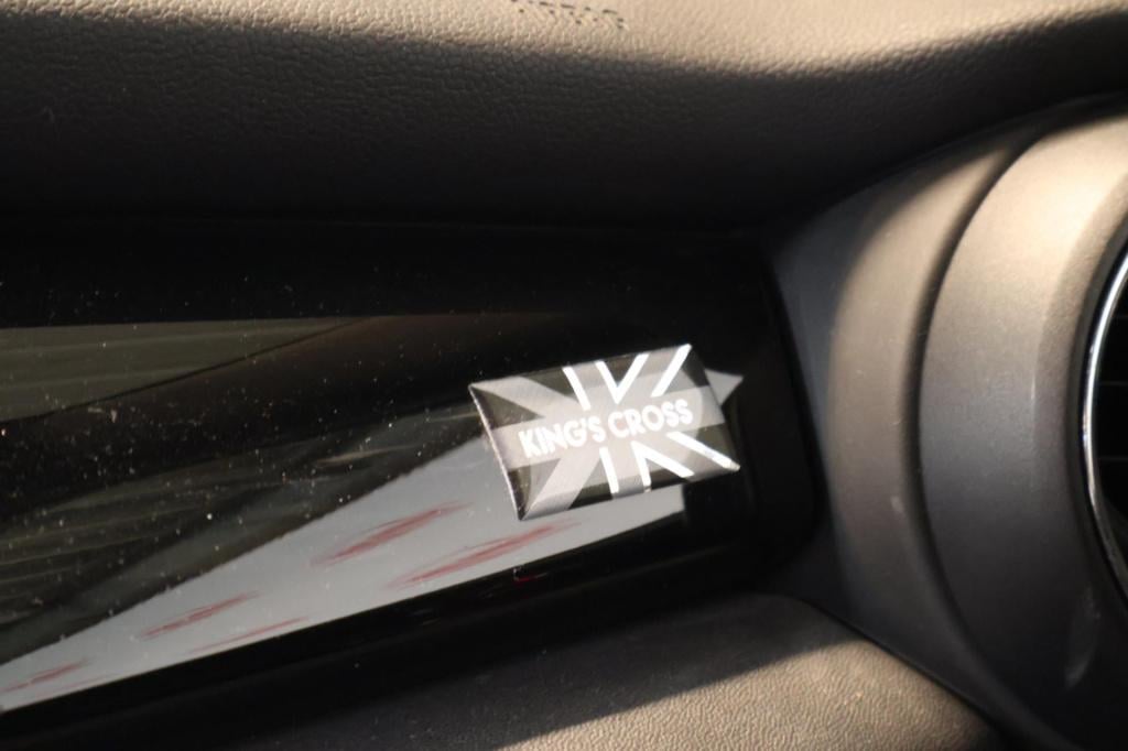 Mini Cooper 1.5 chili serious business nl auto, jcw in en exterieur, stoelv