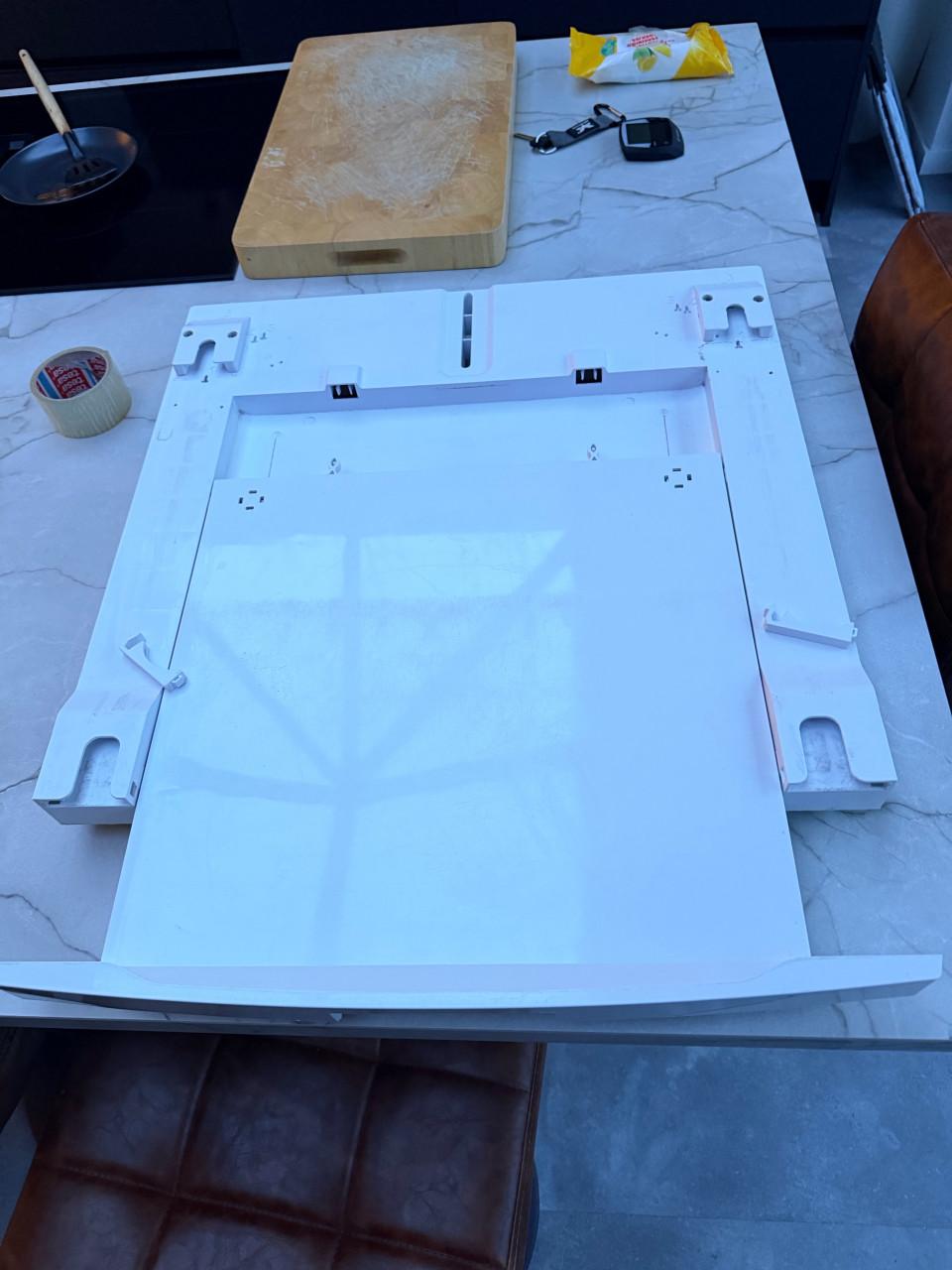 AEG stapelkit voor tussen droger en wasmachine