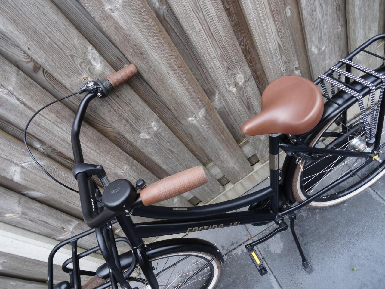 🚲 Cortina U4 – 26 inch – 3 versnellingen – zwart – jong model