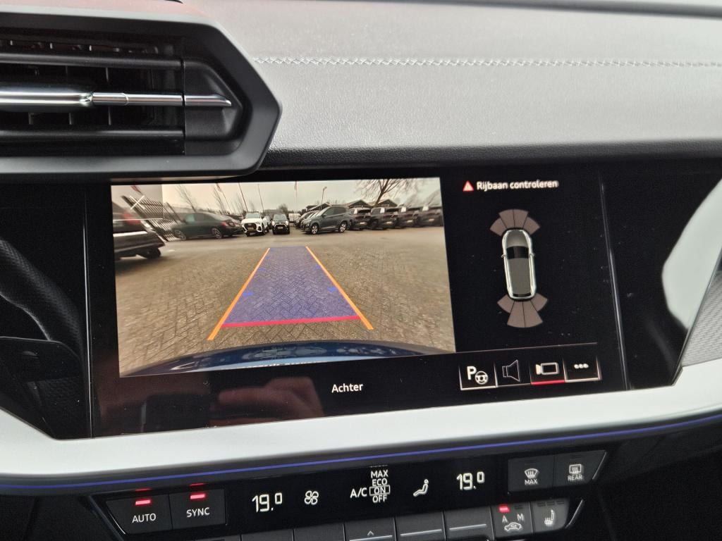 Audi A3 sportback 45 tfsi e s-line competition | b/o | memory