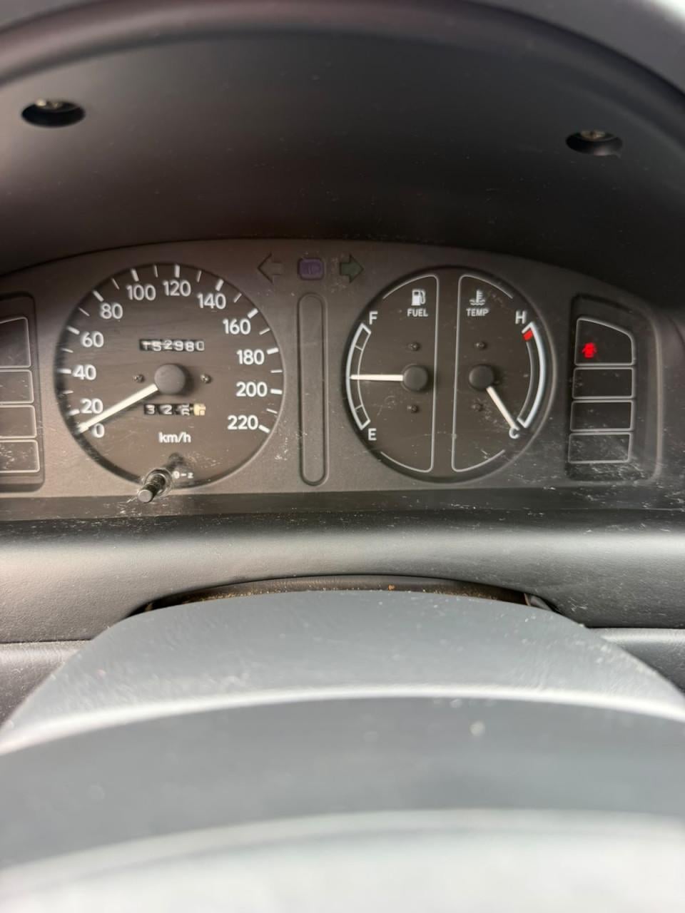 Toyota Corolla 1.4 Linea Terra 2000 rood