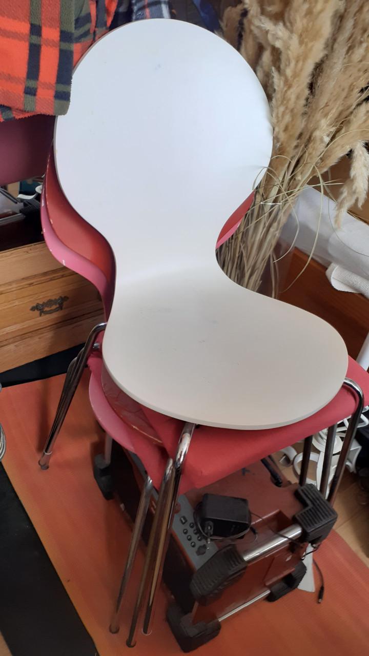 Diverse soorten stoelen setjes