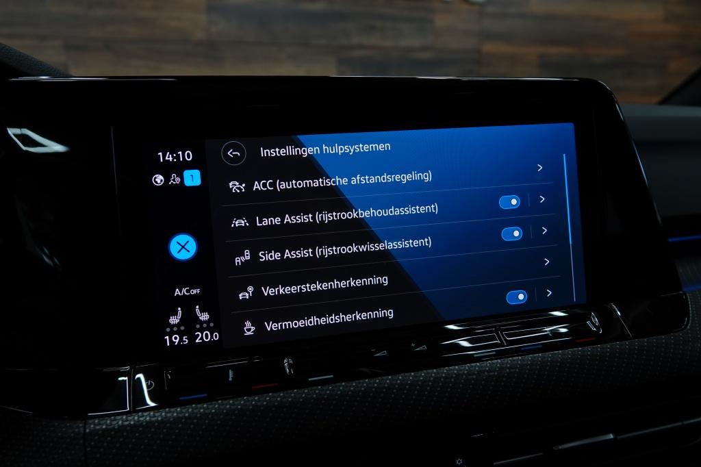 Volkswagen Golf r-line 1.5 etsi r-line | pano | iq-lights | acc | led |