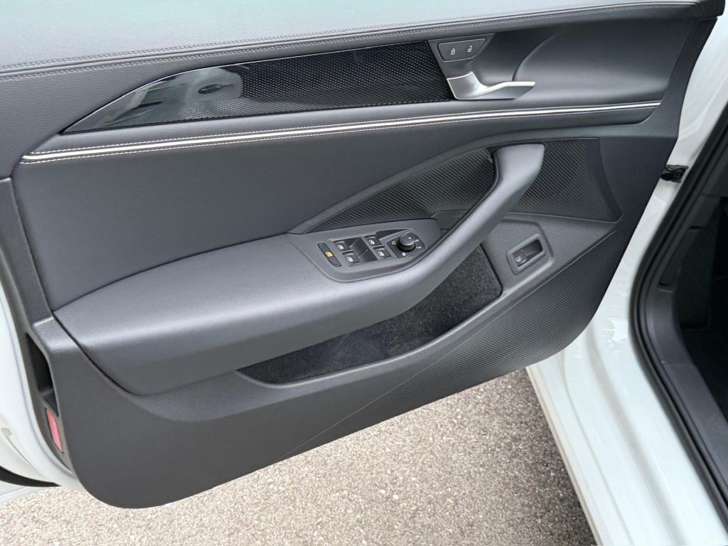 Volkswagen Passat variant 1.5 ehybrid business | dode hoek | camera | trekh