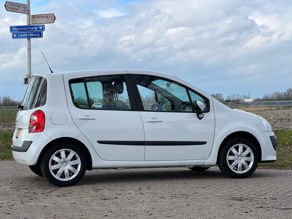 Renault Modus 1.2-16v dynamique // 28.000 km! // new