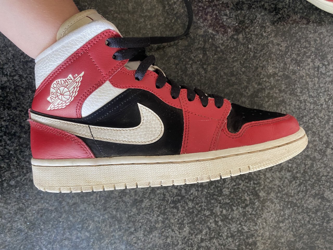 Rode wit zwarte nike jordan maat 39