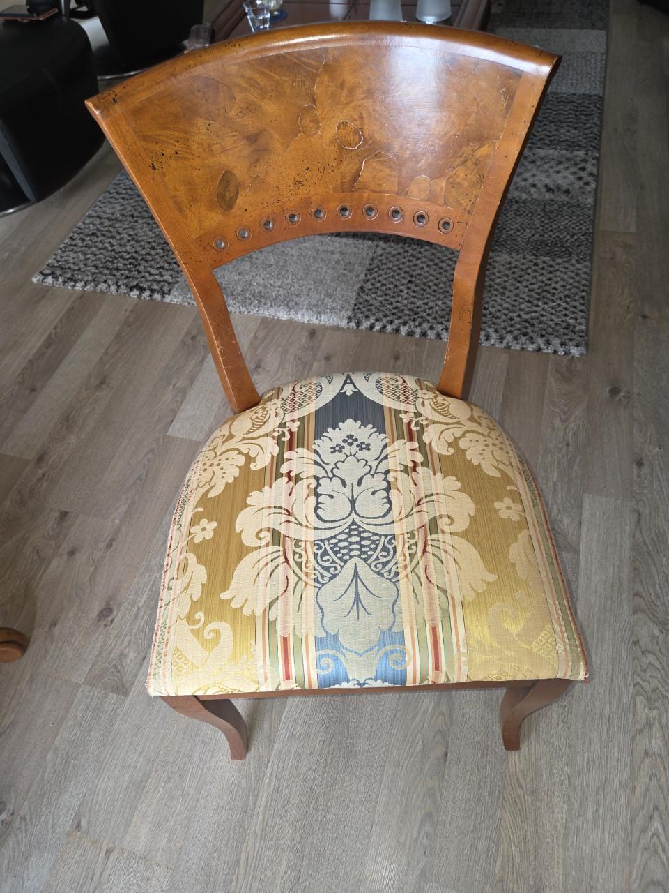 Kersenhouten Eethoek gratis af te halen.