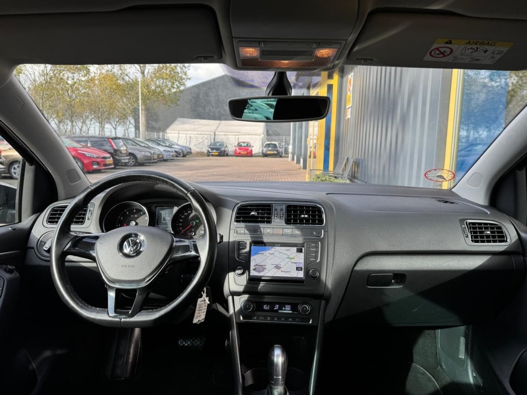 Volkswagen Polo 1.2 tsi automaat - lm velgen - pdc