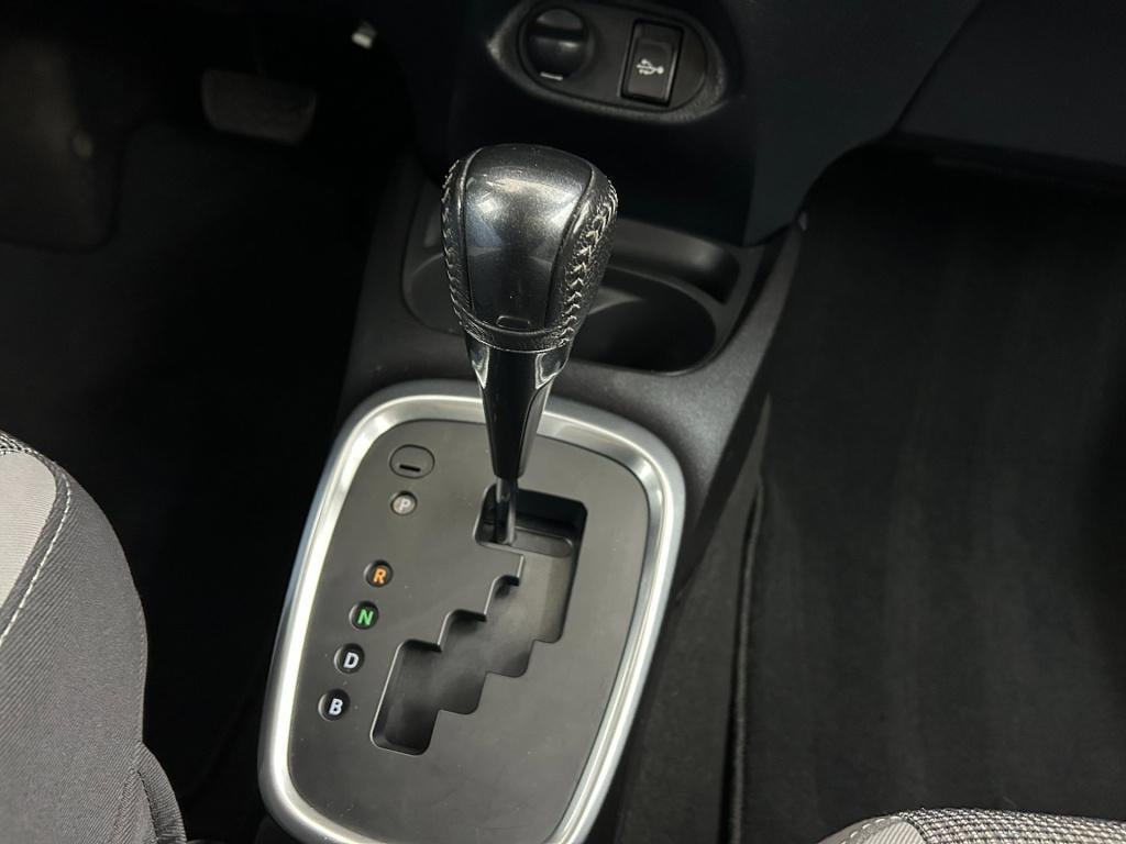 Toyota Yaris occasion 1.5 hybrid dynamic | wit | tweedehands toyota yaris |