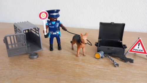 Playmobil politieagent met politiehond