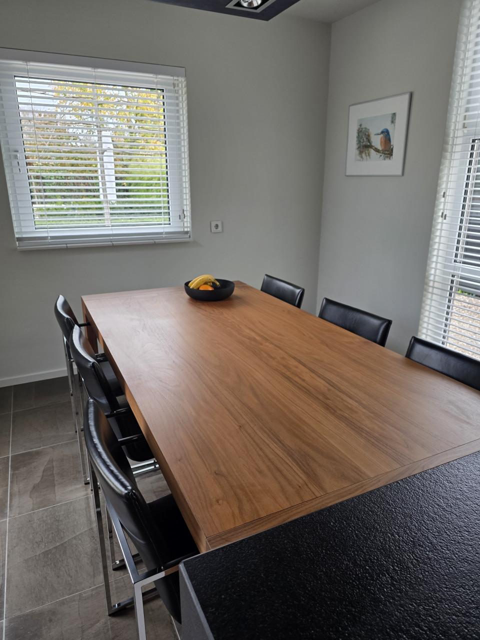 Arco kersenhouten eettafel