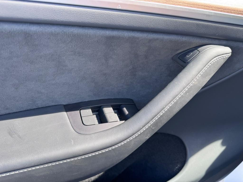 Tesla Model Y long range awd 75 kwh