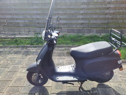 Scooter BTC Riva