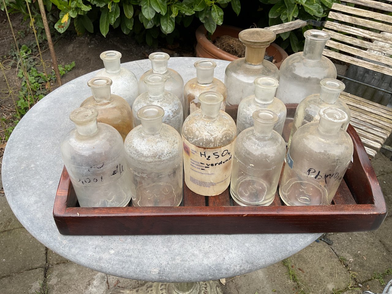 Oude apothekersflessen