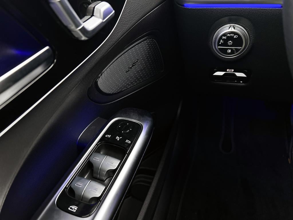 Mercedes-Benz C-Klasse 300 e business solution luxury | winterpakket | trek