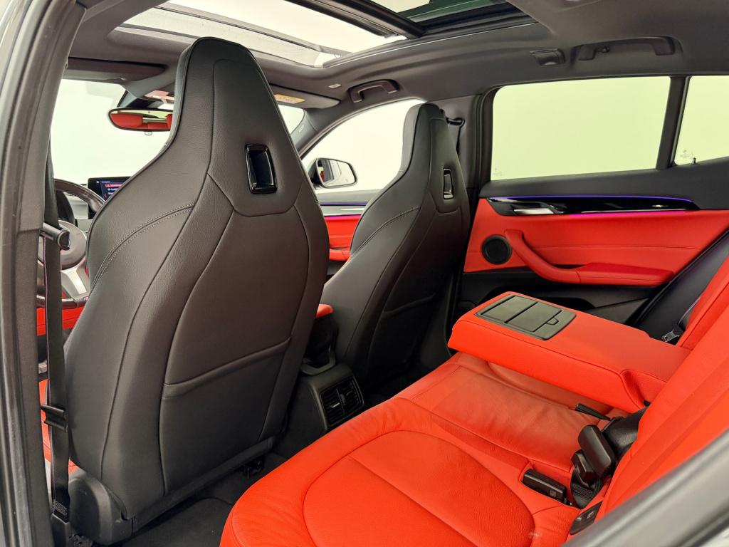 BMW X2 xdrive25e m-sport x | panoramadak | memory stoelen | head-up-display