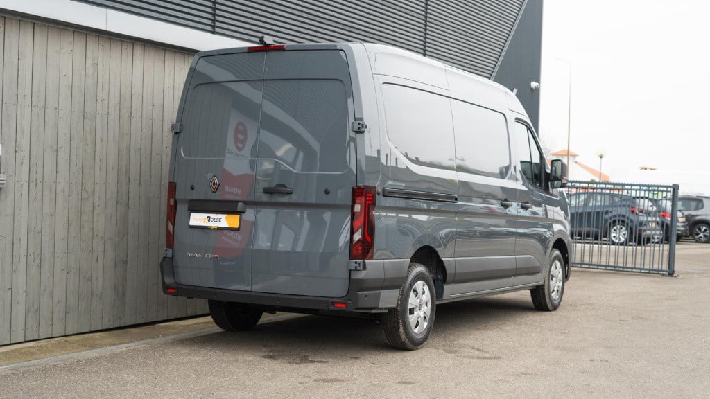 Renault Master t35 2.0 dci 150 l2h2 extra | nieuw model | camera | parkeers
