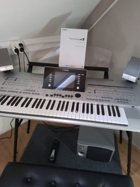Yamaha  keyboard Tyros 4 S