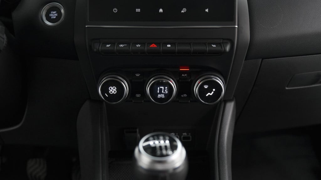 Renault Captur tce 90 techno | camera | navigatie | pack winter | apple car