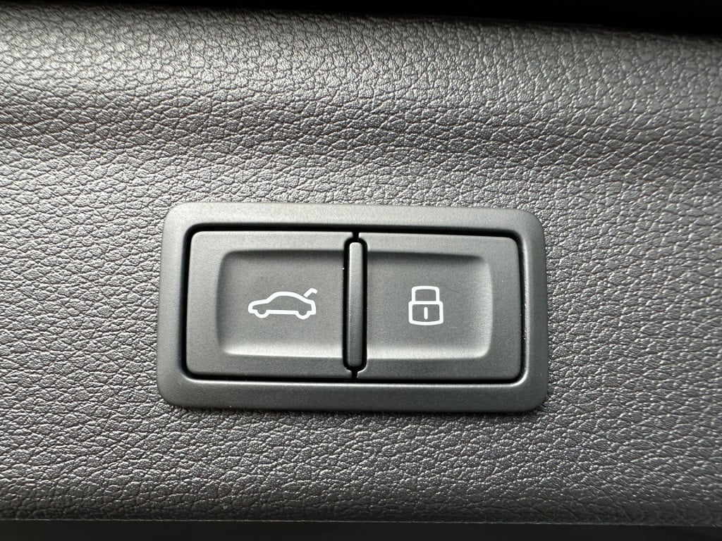 Audi Q3 45 tfsi e 245pk advanced | trekhaak | dode hoek | elek. klep | rijk