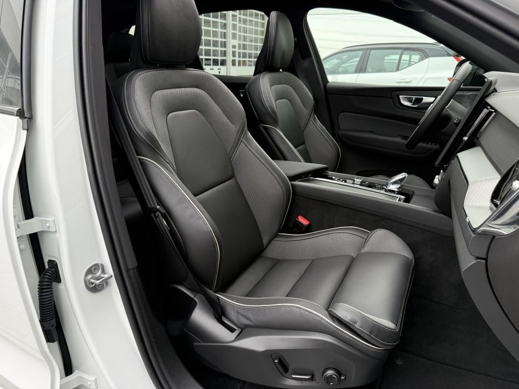 Volvo XC60 t6 398pk ultra black edition|panodak| 360camera| adap.cruise| fa