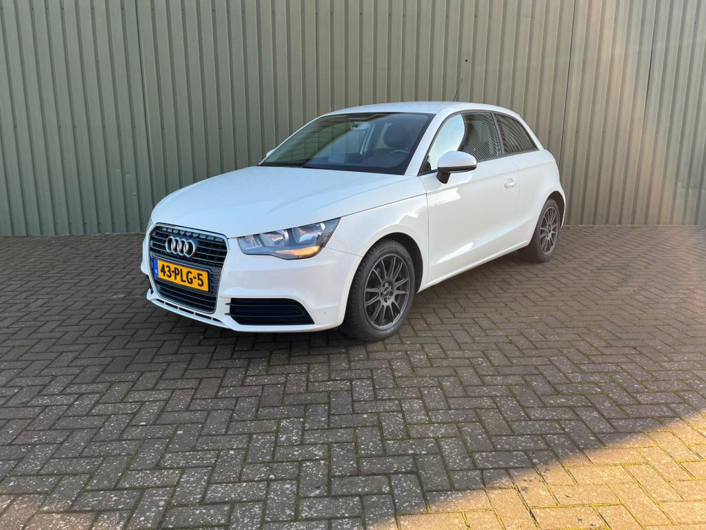 Audi A1 1.2 tfsi attraction pro line business