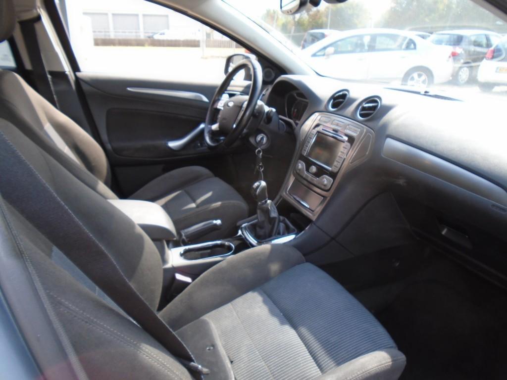 Ford Mondeo 2.0-16v titanium