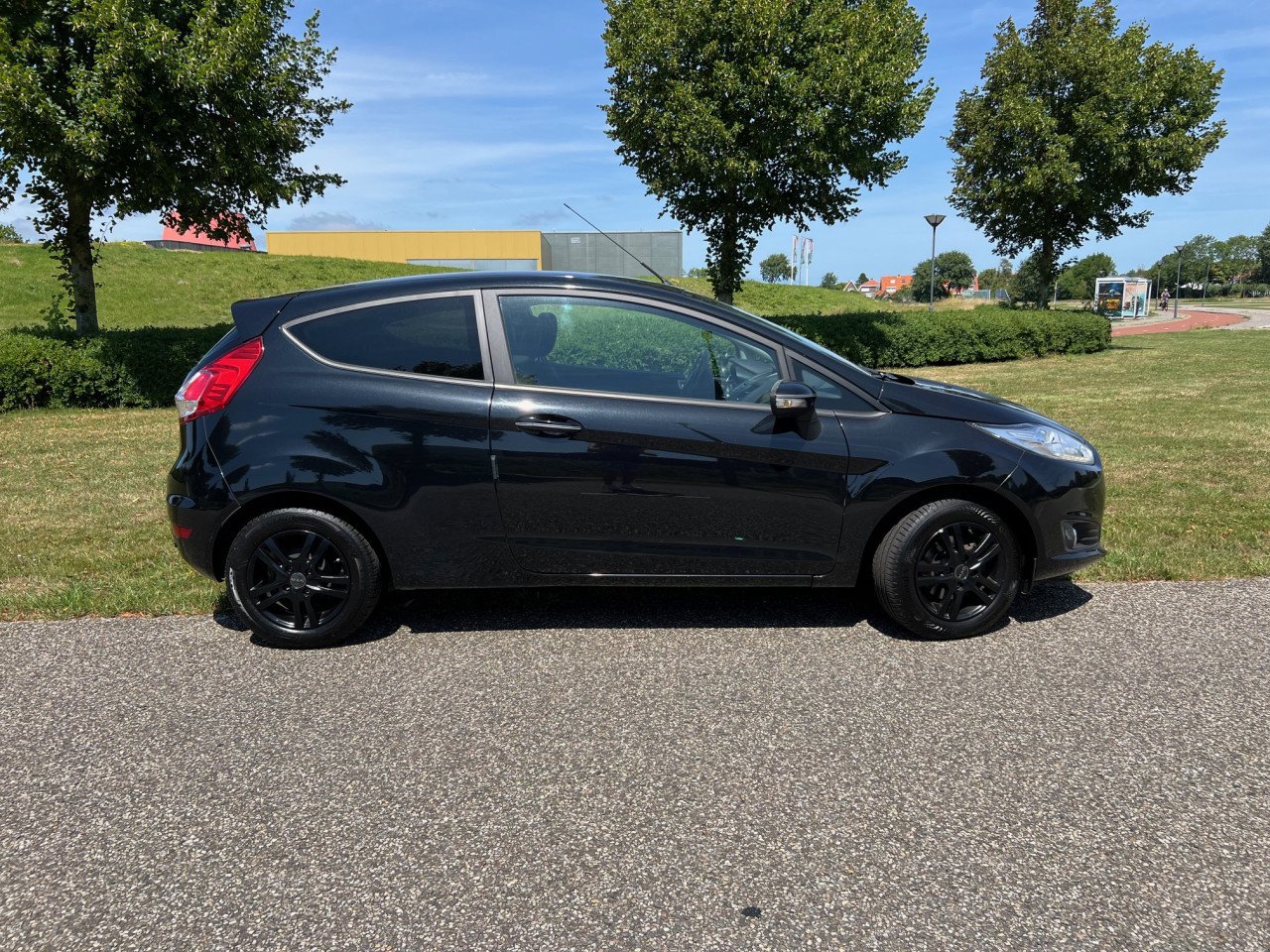 Zeer fraaie Ford Fiesta uit 2015 met 67.000 km Automaat!!