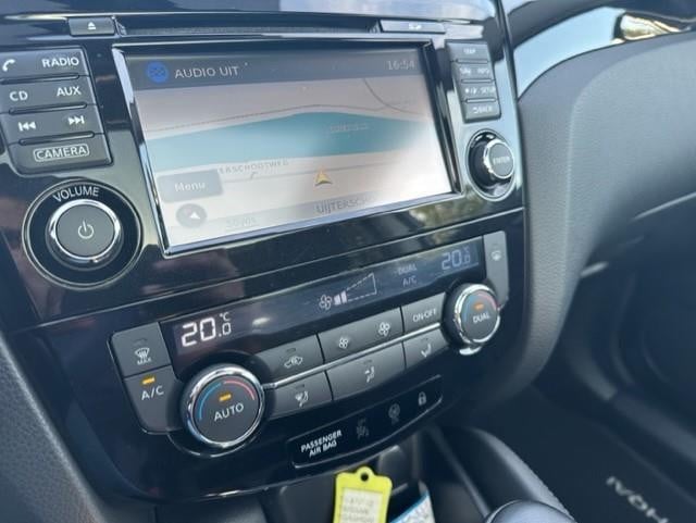 Nissan Qashqai 1.2 connect edition automaat pano camera clima cruise