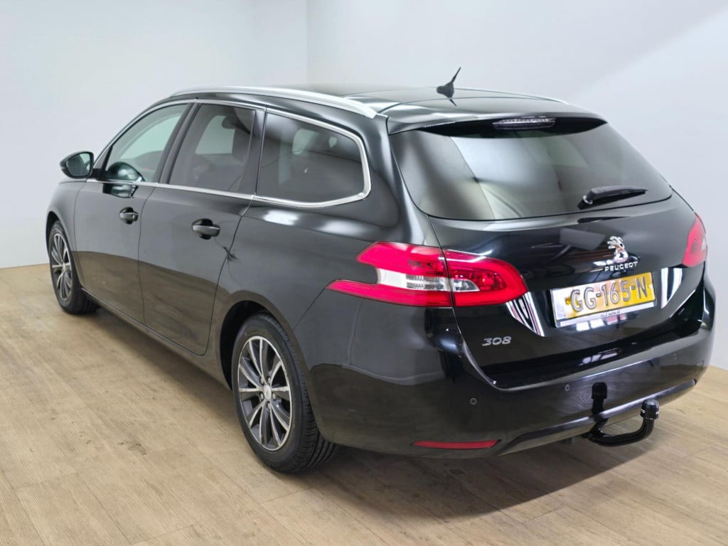 Peugeot 308 sw occasion stationwagen met trekhaak en grote kofferbak | twee