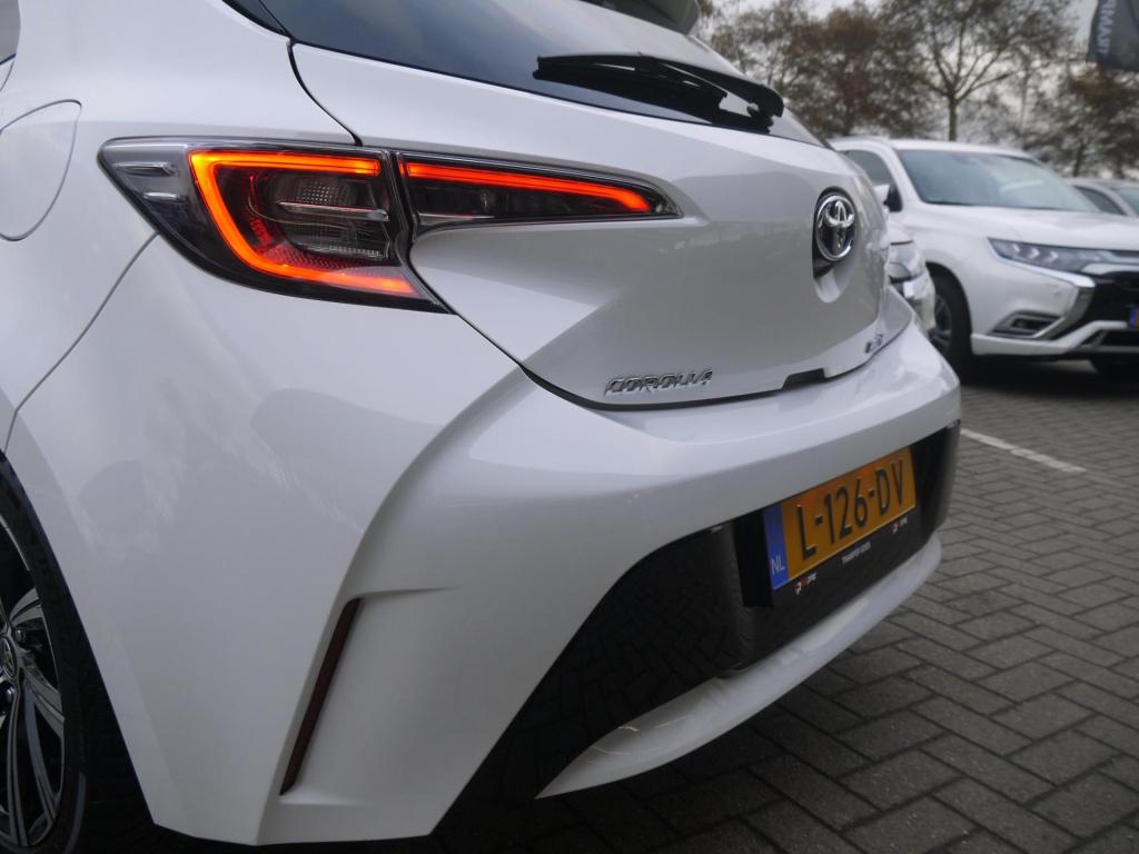 Toyota Corolla 1.8 hybrid dynamic|rijklaar