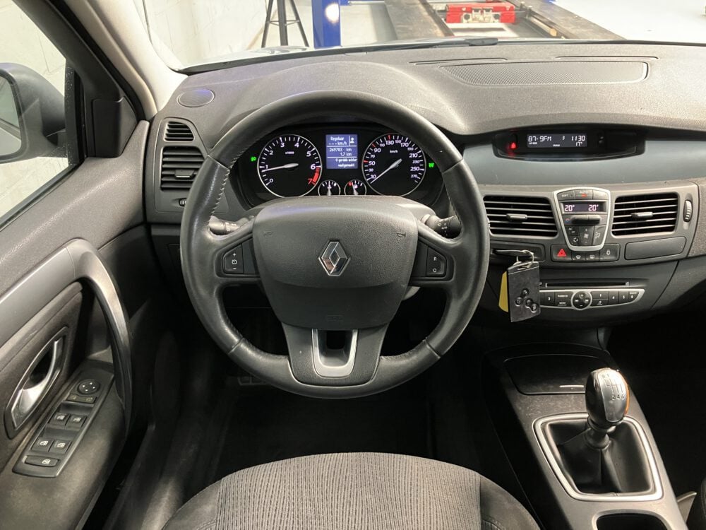 Renault Laguna Estate 2.0-16V Expression