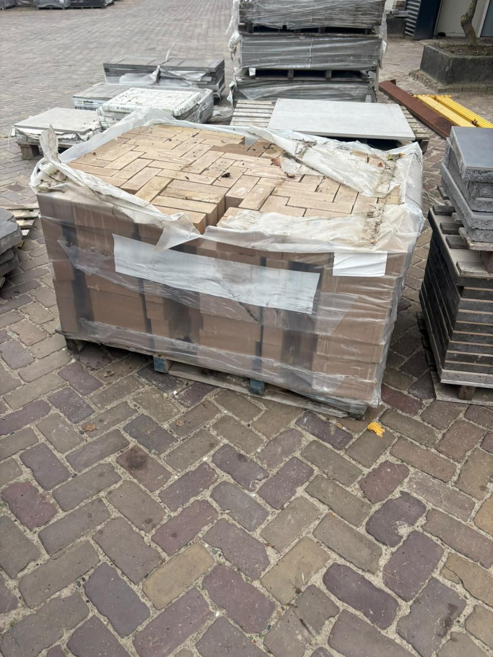 Partij betonnen dikformaat geel 21x7x8