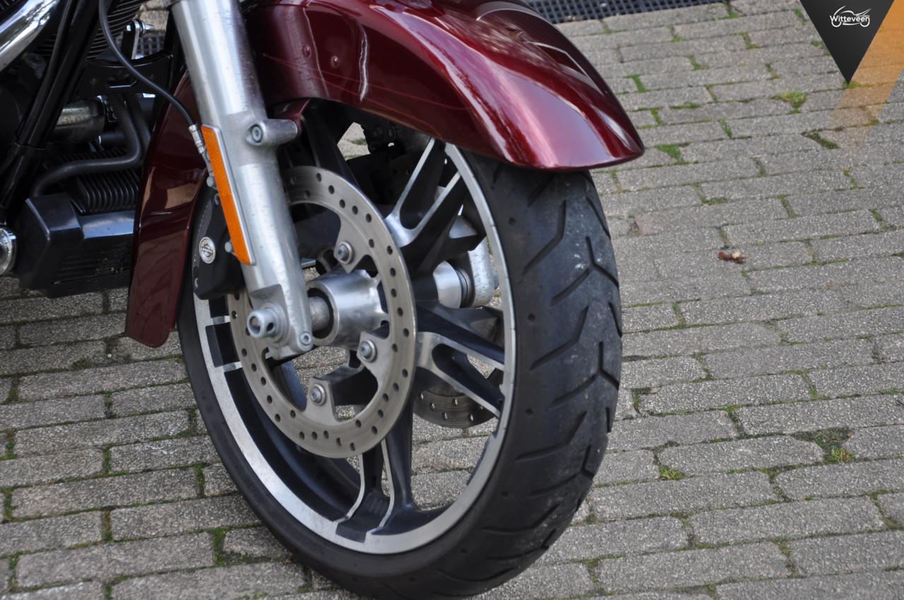 Harley-Davidson FLHXS Streetglide 103 ABS