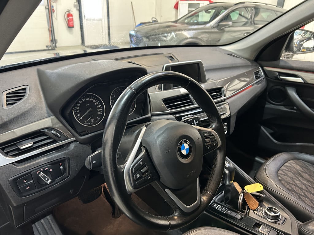 BMW X1 sdrive18i high executive